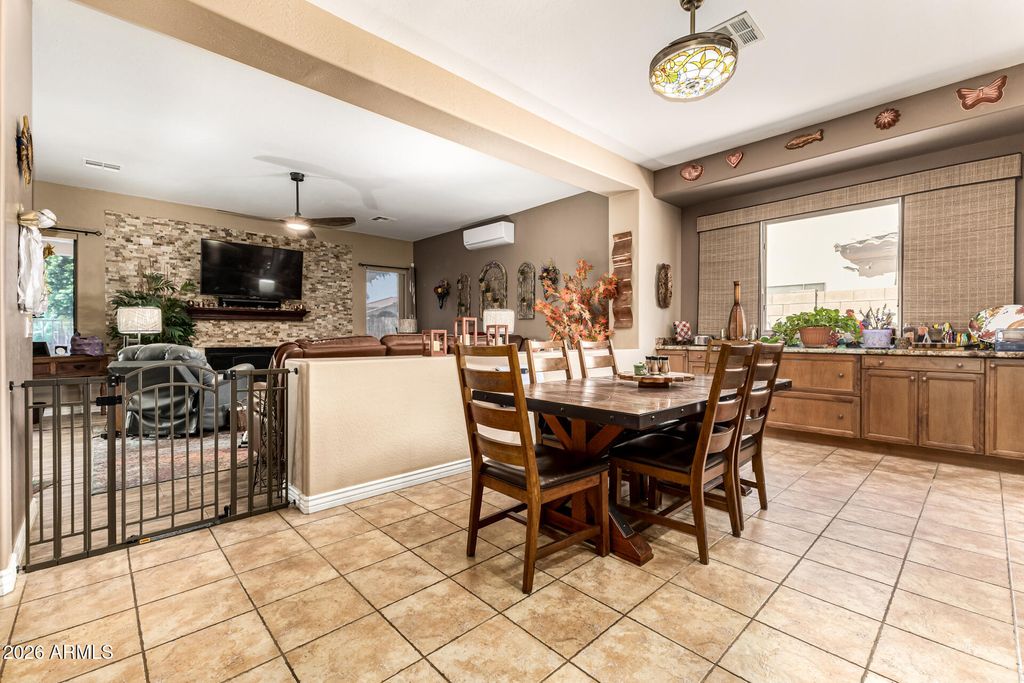 Image 12 of property listing at 5920 N 132ND Drive, Litchfield Park, AZ 85340