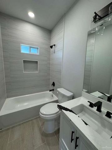 400 Tower Hills Street, Alamo, TX 78516