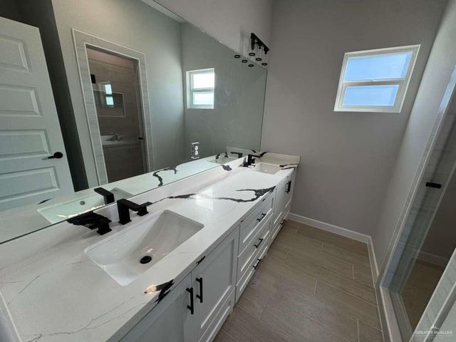 400 Tower Hills Street, Alamo, TX 78516