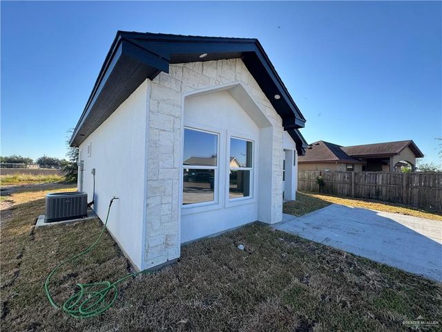 400 Tower Hills Street, Alamo, TX 78516