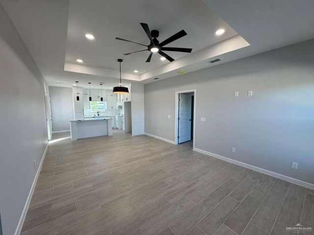 400 Tower Hills Street, Alamo, TX 78516