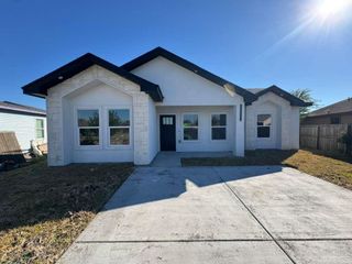 400 Tower Hills Street, Alamo, TX 78516