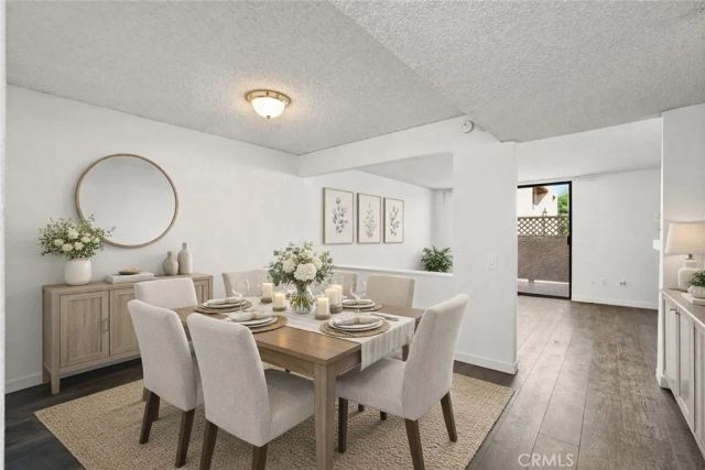 22038 Vanowen St. 215, Woodland Hills, CA 91303