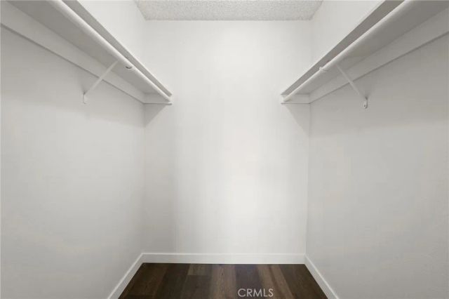 22038 Vanowen St. 215, Woodland Hills, CA 91303