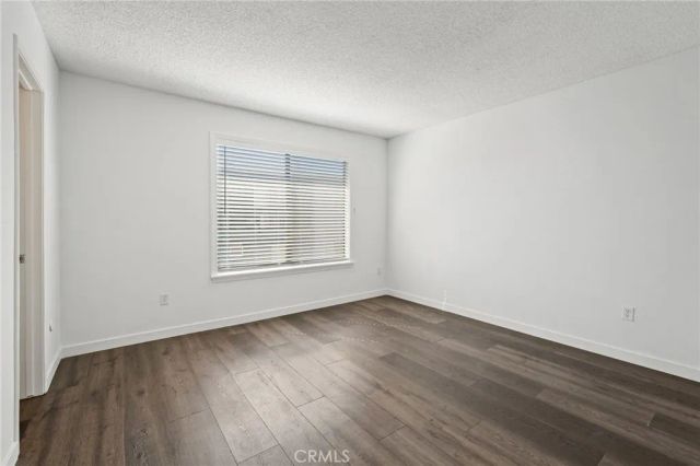 22038 Vanowen St. 215, Woodland Hills, CA 91303