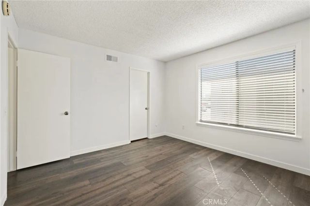 22038 Vanowen St. 215, Woodland Hills, CA 91303