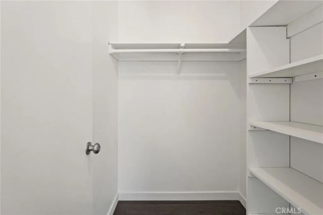 22038 Vanowen St. 215, Woodland Hills, CA 91303