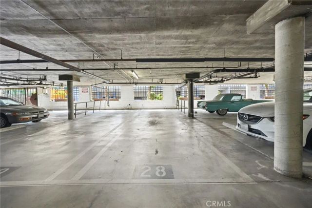 22038 Vanowen St. 215, Woodland Hills, CA 91303