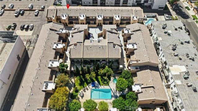 22038 Vanowen St. 215, Woodland Hills, CA 91303