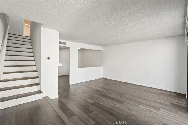 22038 Vanowen St. 215, Woodland Hills, CA 91303