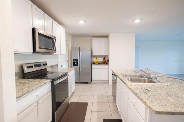 16546 MOSAIC OAR DRIVE, Wimauma, FL 33598