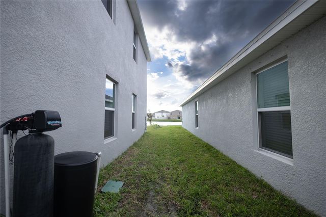 16546 MOSAIC OAR DRIVE, Wimauma, FL 33598