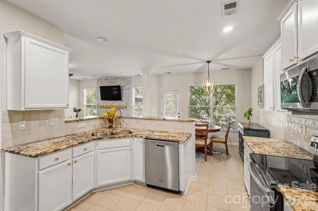 3324 Brackhill Street, Davidson, NC 28036