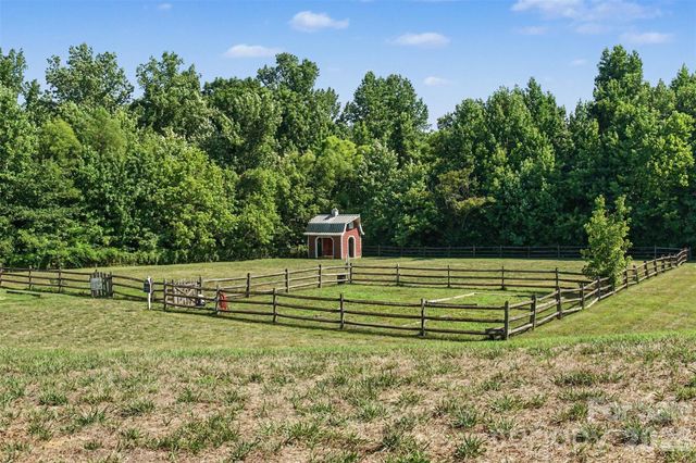 3324 Brackhill Street, Davidson, NC 28036