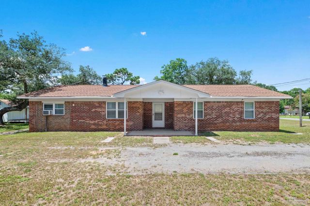 5621 Galvez Rd, Pensacola, FL 32507