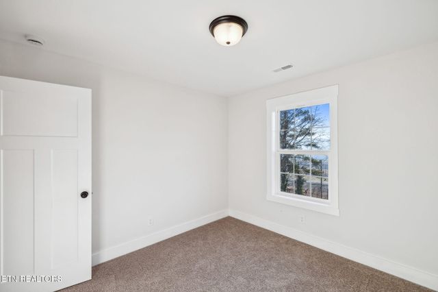 352 Clinch Ave, Clinton, TN 37716