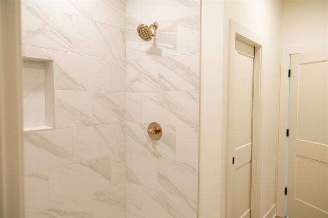 262 S Zinnia Court, West Des Moines, IA 50266