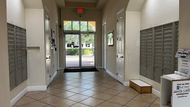 225 DAVID WALKER DRIVE C5, Tavares, FL 32778