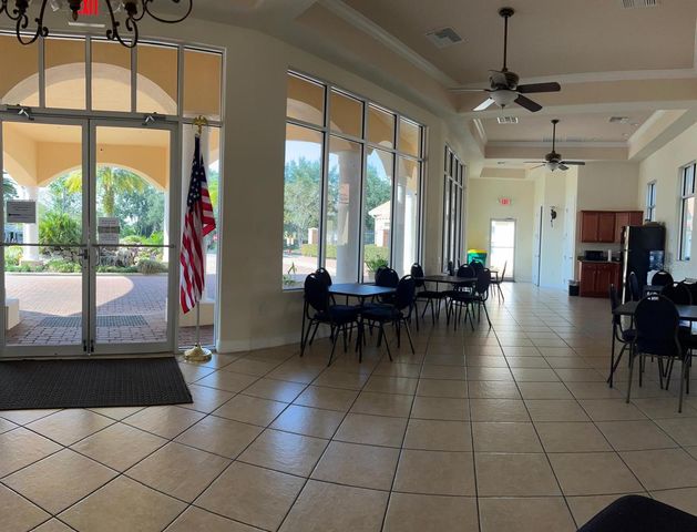 225 DAVID WALKER DRIVE C5, Tavares, FL 32778