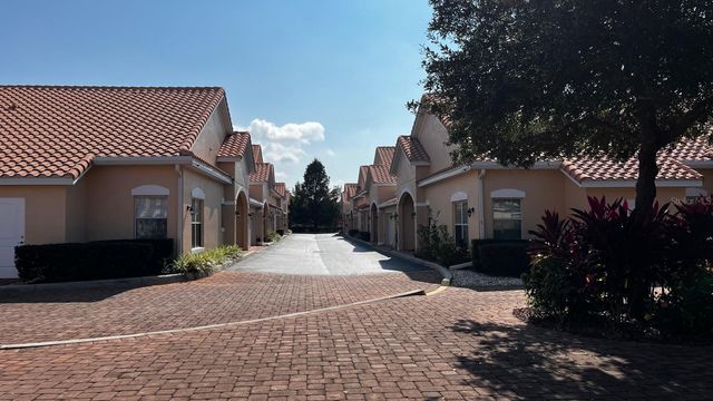 225 DAVID WALKER DRIVE C5, Tavares, FL 32778