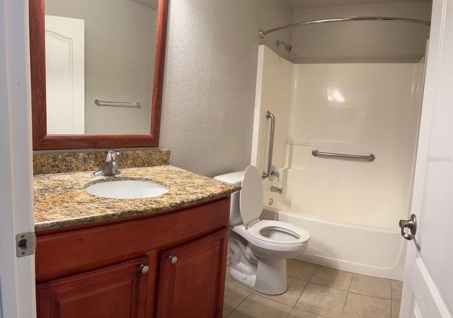 225 DAVID WALKER DRIVE C5, Tavares, FL 32778