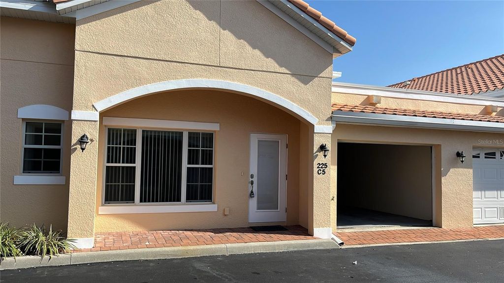 225 DAVID WALKER DRIVE C5, Tavares, FL 32778