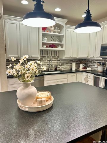 1715 Mountain Springs, Canyon Lake, TX 78133