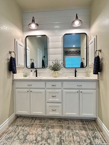 1715 Mountain Springs, Canyon Lake, TX 78133