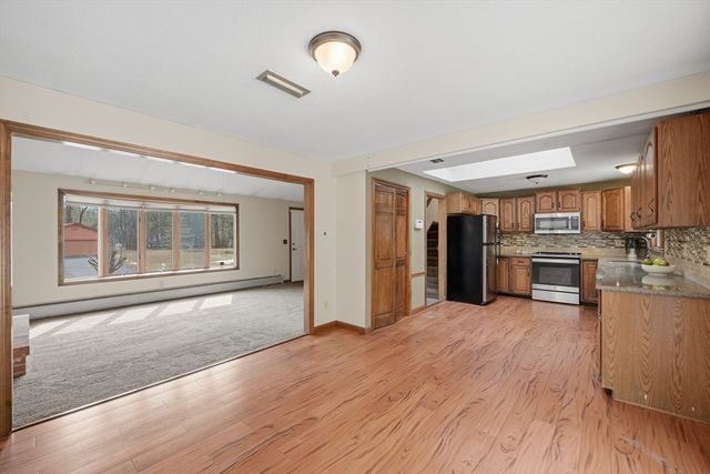 62 Campbell Dr, Easthampton, MA 01027