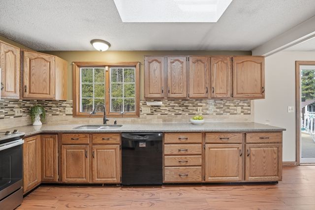 62 Campbell Dr, Easthampton, MA 01027