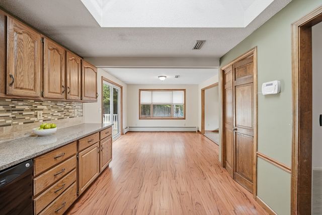 62 Campbell Dr, Easthampton, MA 01027