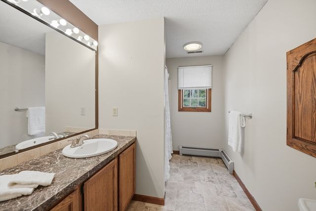 62 Campbell Dr, Easthampton, MA 01027