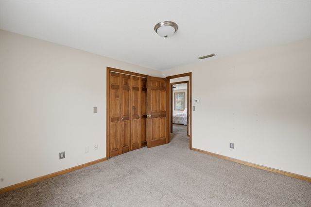 62 Campbell Dr, Easthampton, MA 01027