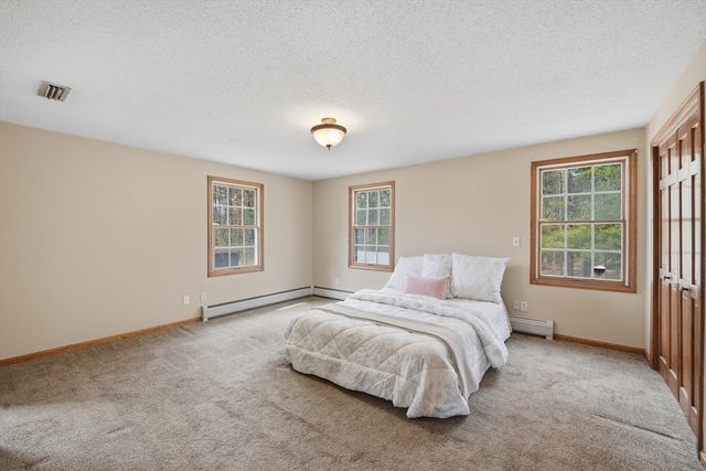 62 Campbell Dr, Easthampton, MA 01027