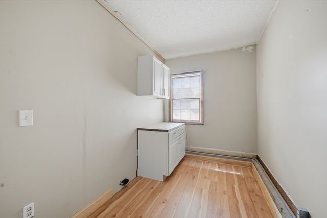 62 Campbell Dr, Easthampton, MA 01027