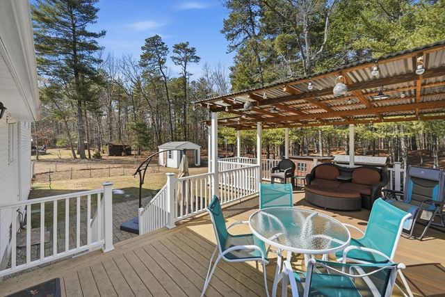 62 Campbell Dr, Easthampton, MA 01027