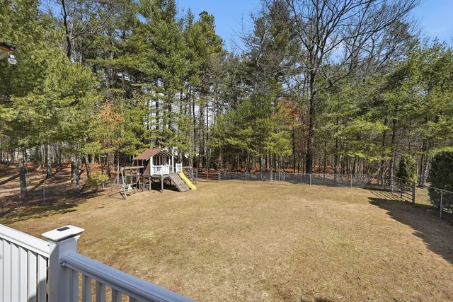 62 Campbell Dr, Easthampton, MA 01027