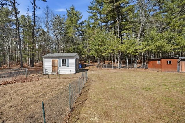 62 Campbell Dr, Easthampton, MA 01027
