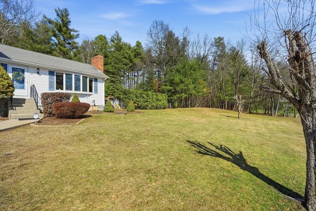 62 Campbell Dr, Easthampton, MA 01027