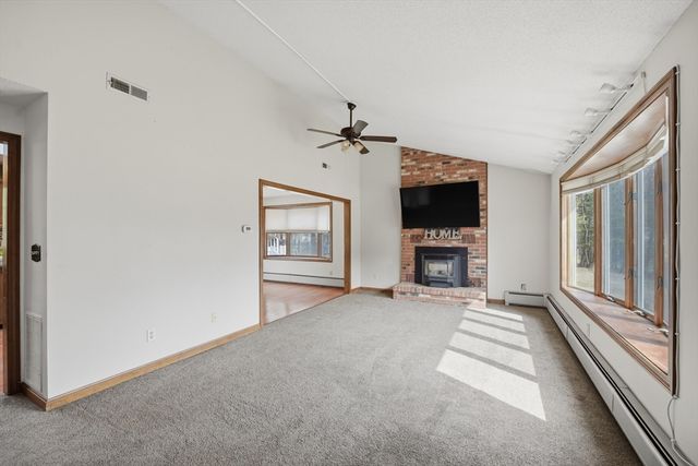 62 Campbell Dr, Easthampton, MA 01027