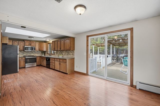 62 Campbell Dr, Easthampton, MA 01027