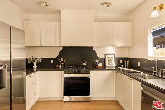 585 Mountain View Street, Altadena, CA 91001