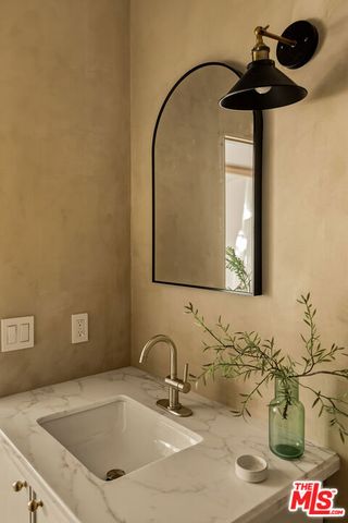 585 Mountain View Street, Altadena, CA 91001