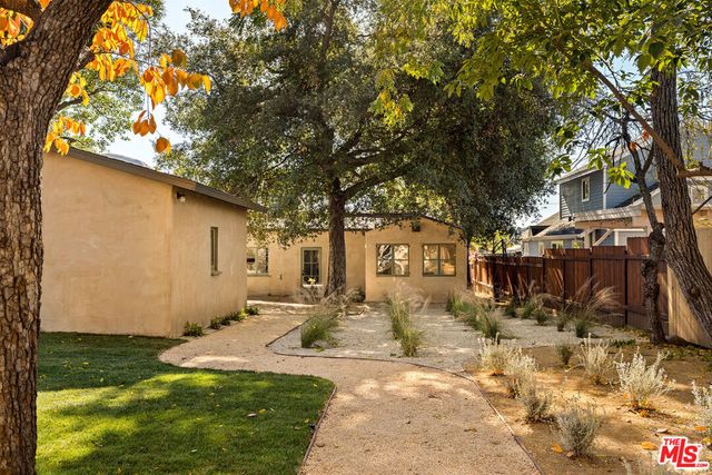 585 Mountain View Street, Altadena, CA 91001