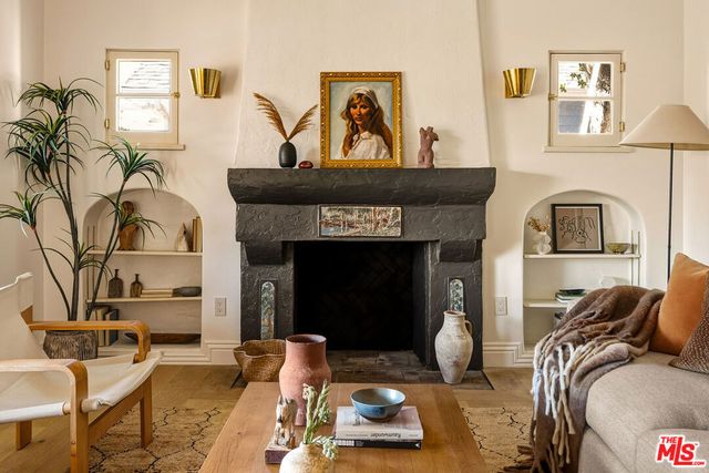 585 Mountain View Street, Altadena, CA 91001