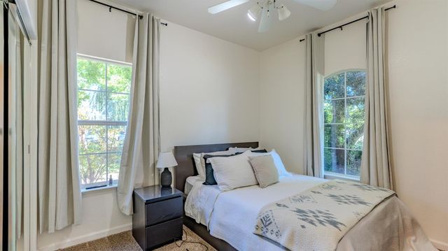 1892 Parkside Way, Oakdale, CA 95361