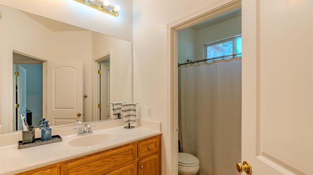 1892 Parkside Way, Oakdale, CA 95361
