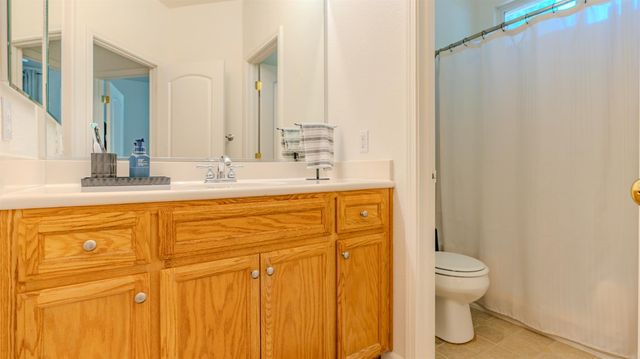 1892 Parkside Way, Oakdale, CA 95361