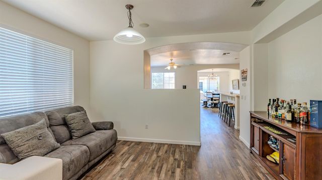 1892 Parkside Way, Oakdale, CA 95361