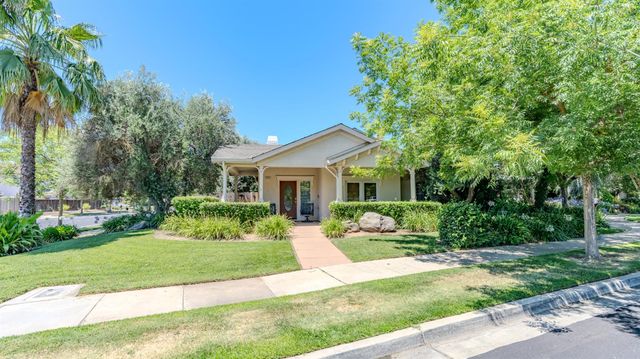 1892 Parkside Way, Oakdale, CA 95361